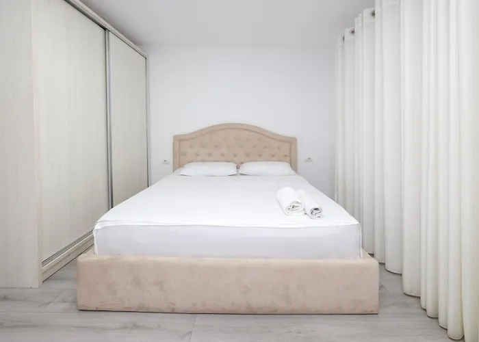 We Blloku アパート ティラナ