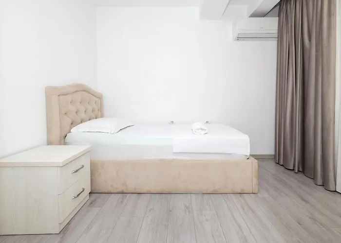 We Blloku * ティラナ